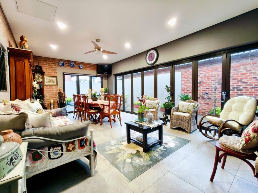 3 Bedroom Property for Sale in Mooivallei Park North West
